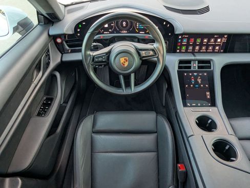 Used 2021 Porsche Taycan image 15