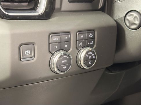 Used 2025 GMC Sierra 1500 Denali w/ Denali Reserve Package AWD/4WD image 10