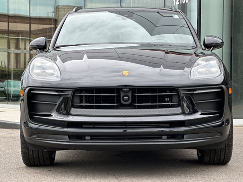 Used 2025 Porsche Macan AWD/4WD image 11