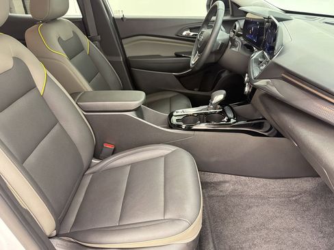 Used 2025 Chevrolet Trax ACTIV w/ Driver Confidence Package image 27