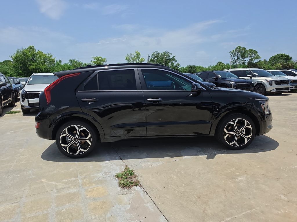 New 2026 Kia Niro SX Touring FWD image 9