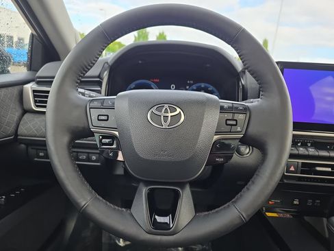 Used 2025 Toyota Camry XLE w/ Premium Plus Package AWD/4WD image 22