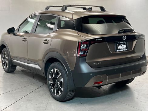 New 2026 Nissan Kicks SV w/ Cold Weather Package AWD/4WD image 3