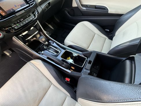 Used 2017 Honda Accord EX-L image 18