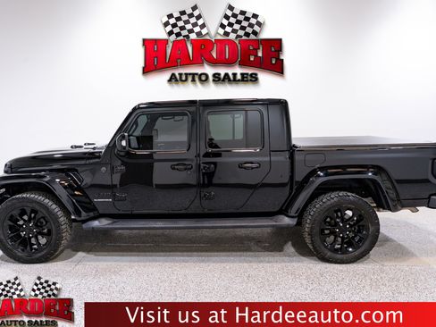 Used 2023 Jeep Gladiator Overland image 1