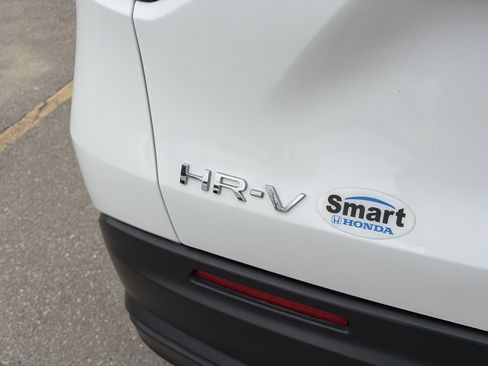 Certified 2023 Honda HR-V LX image 11