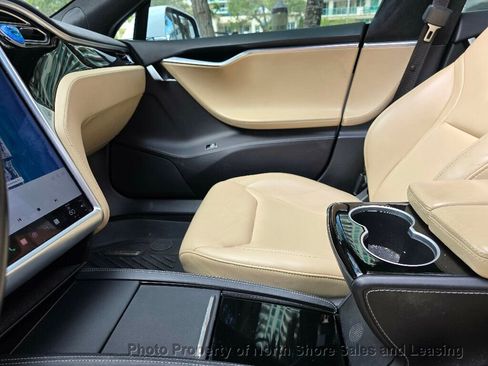 Used 2015 Tesla Model S 70 image 43