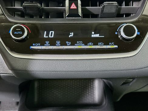 Used 2022 Toyota Corolla LE image 22