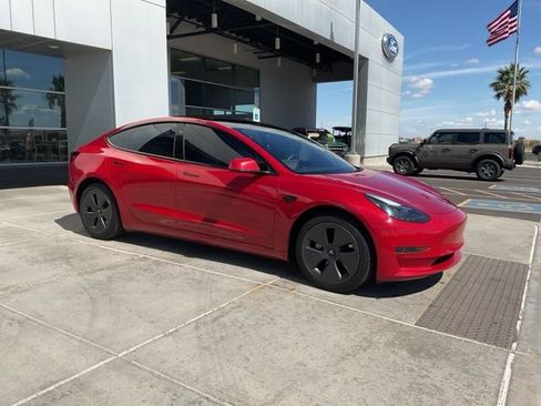 Used 2023 Tesla Model 3 Standard Range image 12