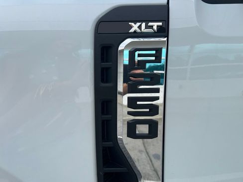 Used 2026 Ford F250 XLT AWD/4WD image 5