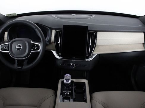 New 2026 Volvo XC90 B6 Plus w/ Protection Package Premier image 5