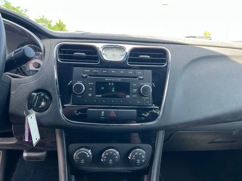 Used 2013 Chrysler 200 Touring FWD image 15