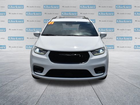 Used 2021 Chrysler Pacifica Touring-L w/ S Appearance Package FWD image 2