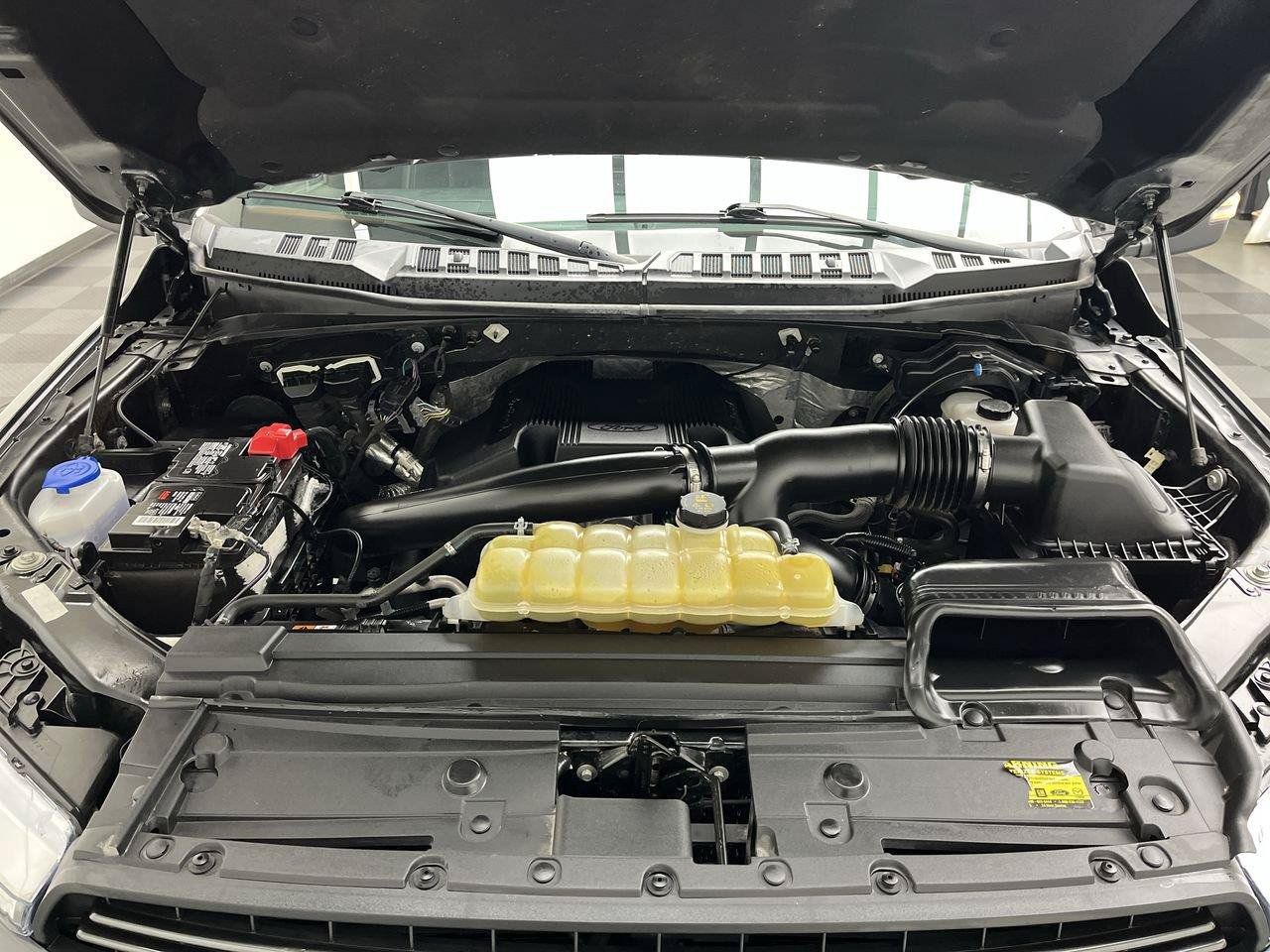 Certified 2019 Ford F150 Lariat w/ Equipment Group 502A Luxury AWD/4WD image 32