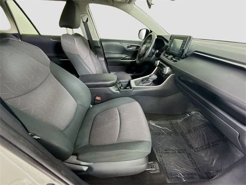 Certified 2019 Toyota RAV4 XLE w/ Convenience Package image 28