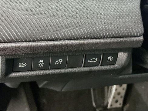 Used 2025 Toyota Camry SE FWD image 17