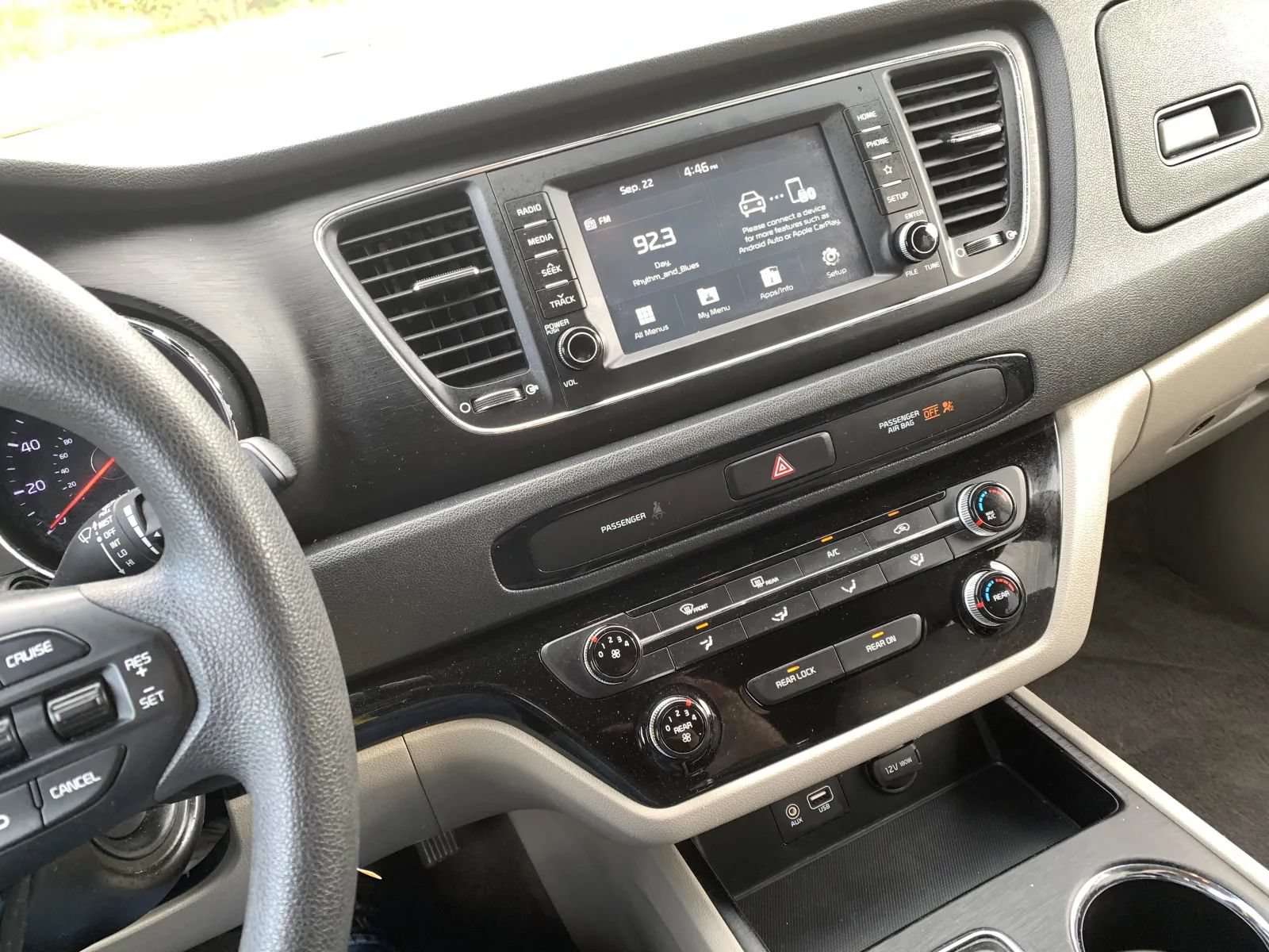 Used 2021 Kia Sedona LX FWD image 15