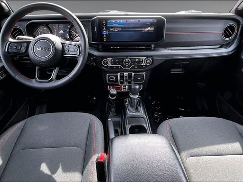 Used 2024 Jeep Wrangler Unlimited Rubicon w/ Convenience Group AWD/4WD image 17