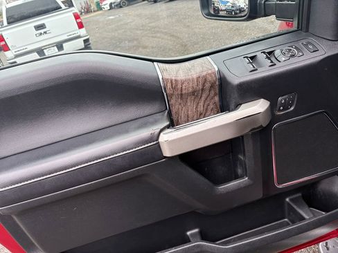 Used 2019 Ford F250 Lariat w/ Lariat Ultimate Package image 11