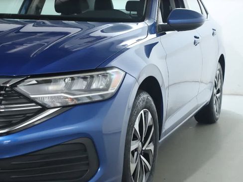 Used 2023 Volkswagen Jetta S image 4
