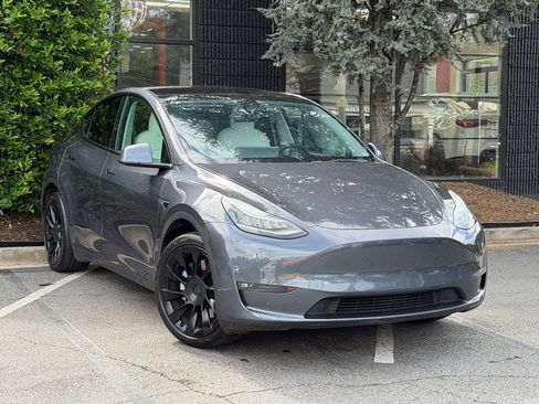 Used 2021 Tesla Model Y Long Range AWD/4WD image 4