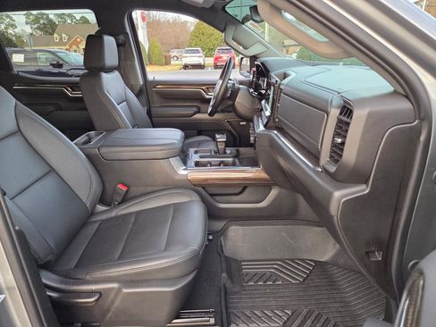 Used 2025 Chevrolet Silverado 1500 RST image 14