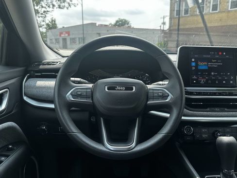 Used 2022 Jeep Compass Sport image 17