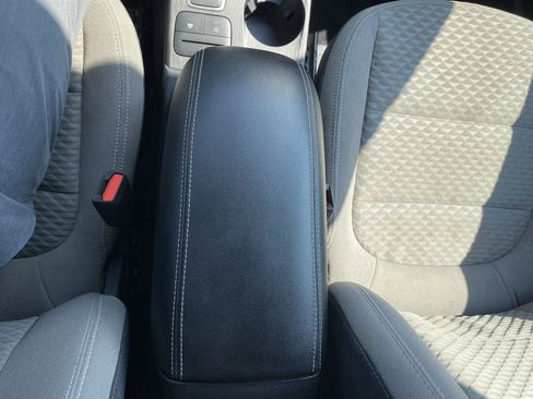 Used 2021 Ford Escape SE w/ SE Sport Appearance Package AWD/4WD image 25