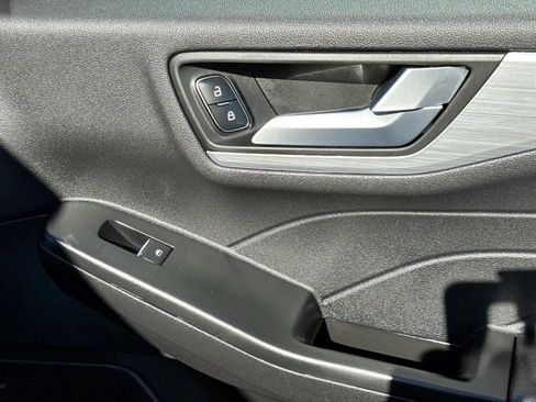 Used 2025 Ford Escape Platinum image 10