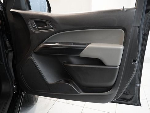 Used 2019 Chevrolet Colorado W/T w/ Custom Special Edition image 29