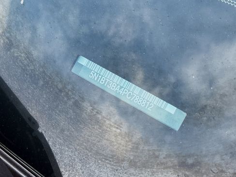 Used 2023 Nissan Rogue SV image 37