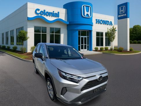 Used 2023 Toyota RAV4 LE AWD/4WD image 9