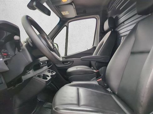 Used 2021 Mercedes-Benz Sprinter 2500 image 13