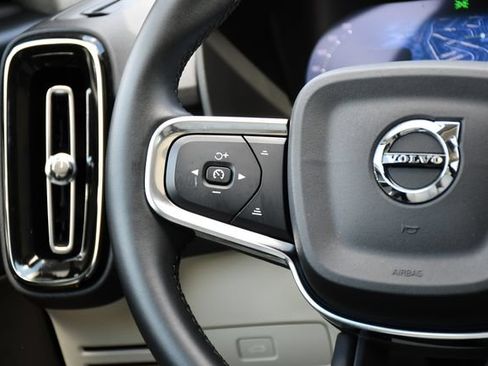 Used 2026 Volvo XC40 B5 Plus AWD/4WD image 23
