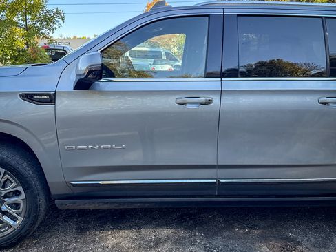 Used 2023 GMC Yukon XL Denali Ultimate image 4