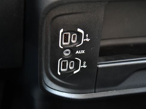 Used 2025 RAM 2500 Big Horn image 27