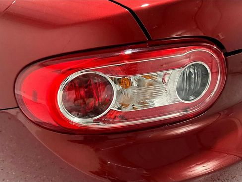 Used 2015 MAZDA MX-5 Miata Grand Touring w/ Premium Package RWD image 21