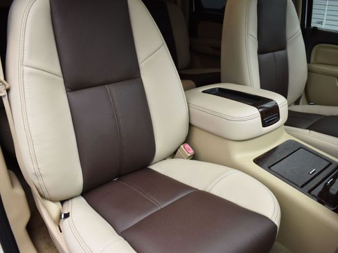 Used 2014 GMC Sierra 2500 Denali w/ Suspension Package, Off-Road image 38