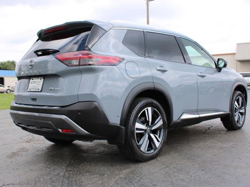 Used 2022 Nissan Rogue SL w/ SL Premium Package image 4