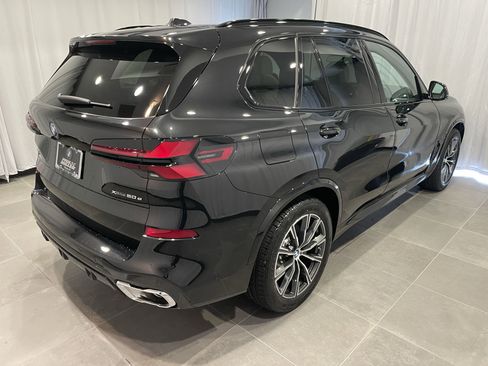 Used 2026 BMW X5 xDrive50e w/ M Sport Package image 6
