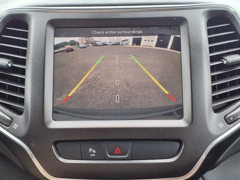 Used 2019 Jeep Cherokee Trailhawk image 20