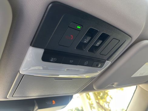 New 2025 Mitsubishi Outlander SE image 45