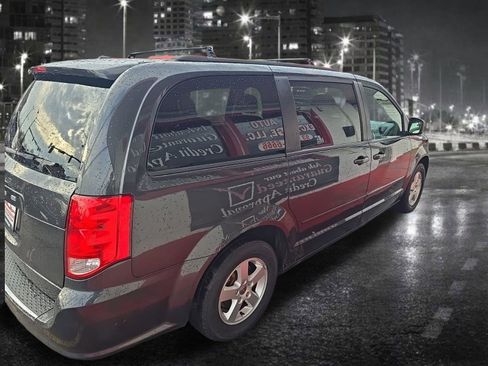 Used 2012 Dodge Grand Caravan SXT w/ Entertainment Group 1 image 7