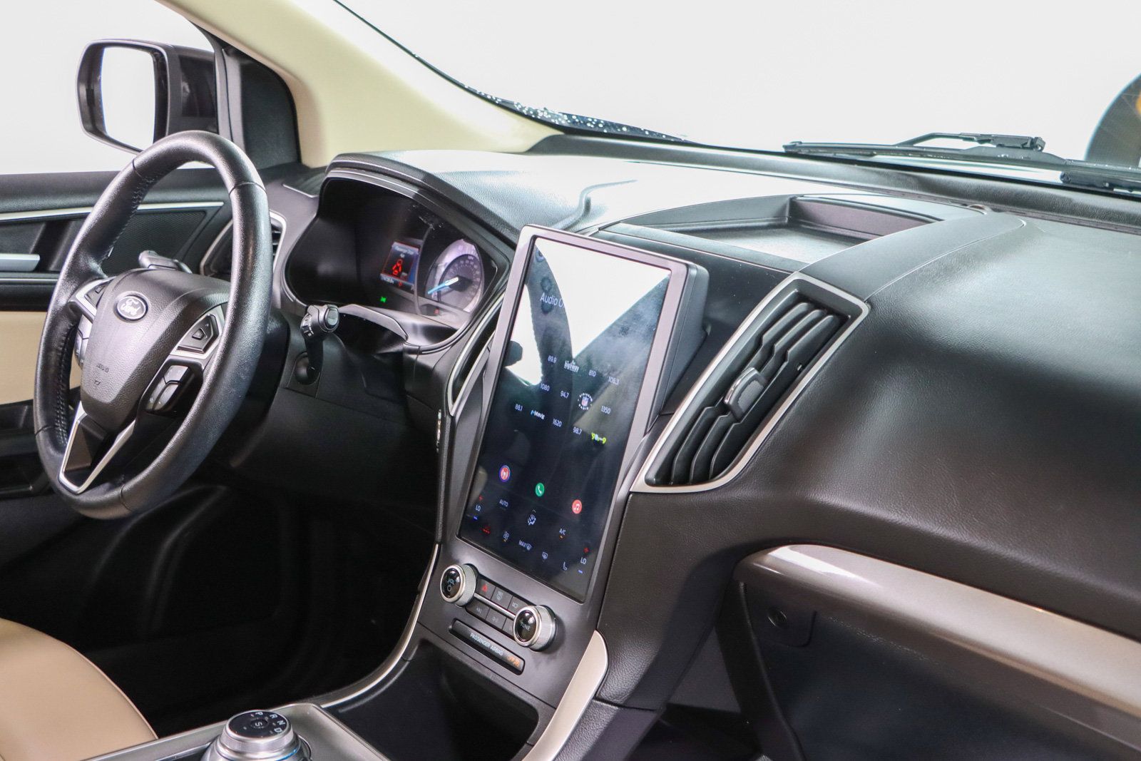 Used 2023 Ford Edge SEL AWD/4WD image 25