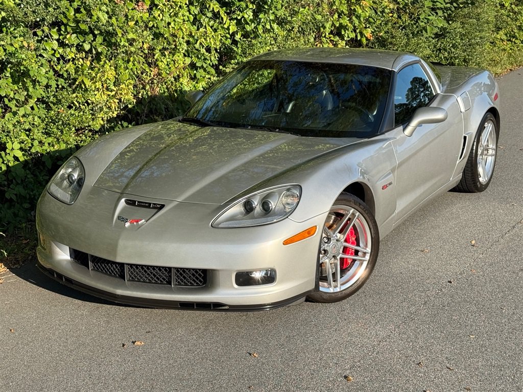 Used 2006 Chevrolet Corvette Z06 w/ Preferred Equipment Group RWD image 6