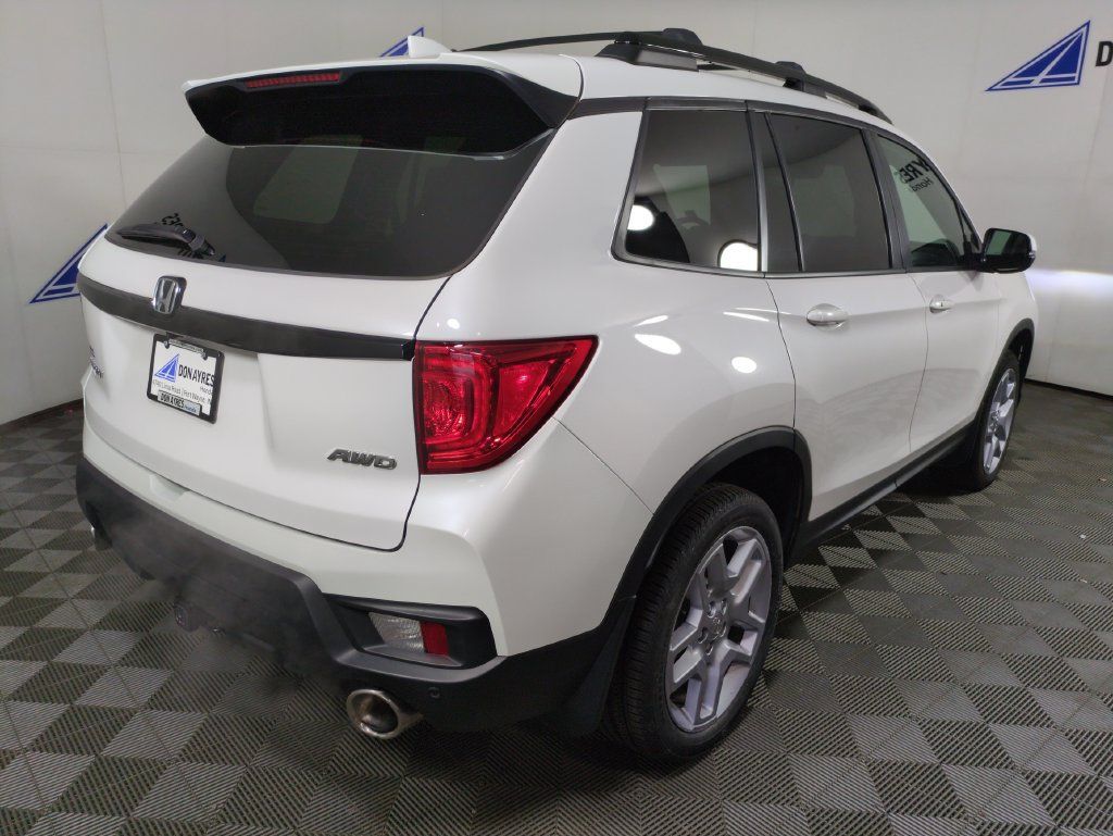 Certified 2025 Honda Passport EX-L image 10
