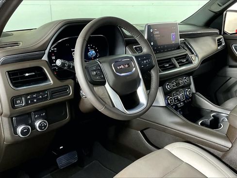 Used 2022 GMC Yukon SLT w/ SLT Luxury Package image 15