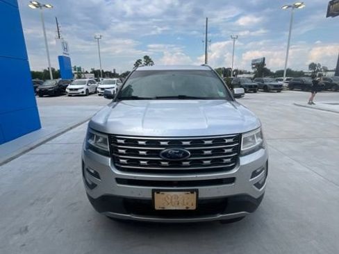 Used 2017 Ford Explorer Limited FWD image 1