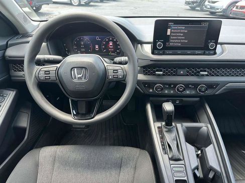 Used 2025 Honda Accord SE image 10