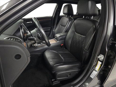 Used 2016 Chrysler 300 C Platinum w/ Safetytec Plus Group image 13